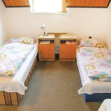 Two-bedroom In Slapy Nad Vltavou 아파트 Rabyne