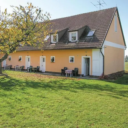 Two-bedroom In Slapy Nad Vltavou 아파트 Rabyne